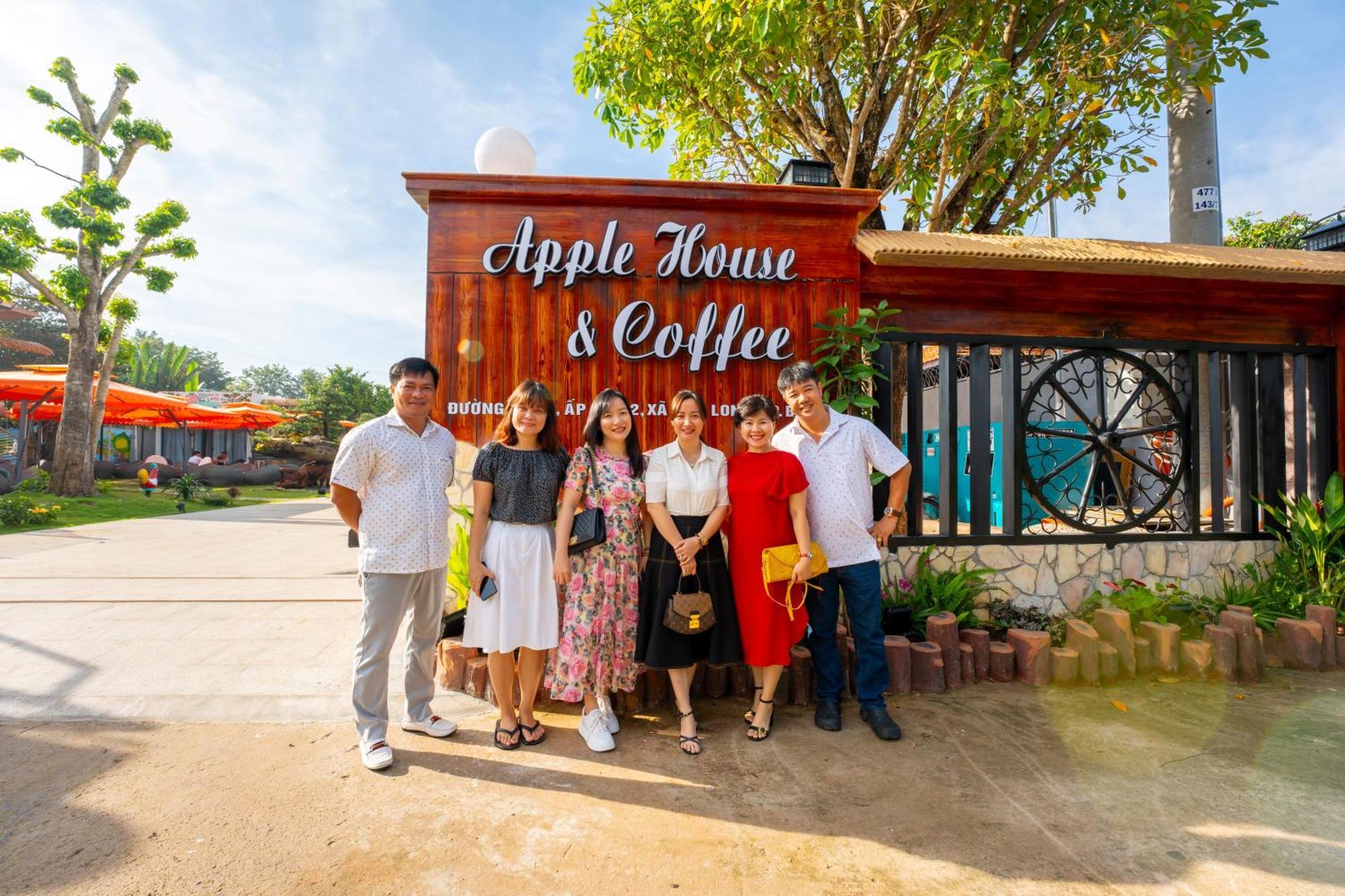 Hotel Apple House & Coffee Bà Rịa Exterior foto
